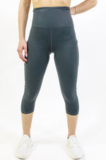 Athletic High-Waisted Leggings with Hip Pockets